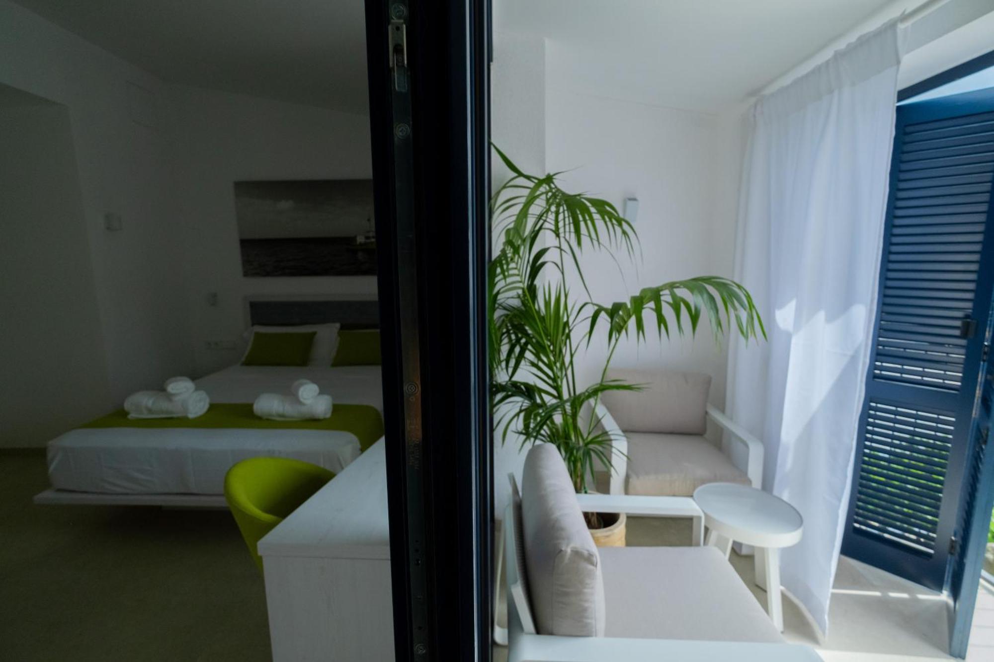 Hotel Boutique Es Blau Кадакес Екстериор снимка