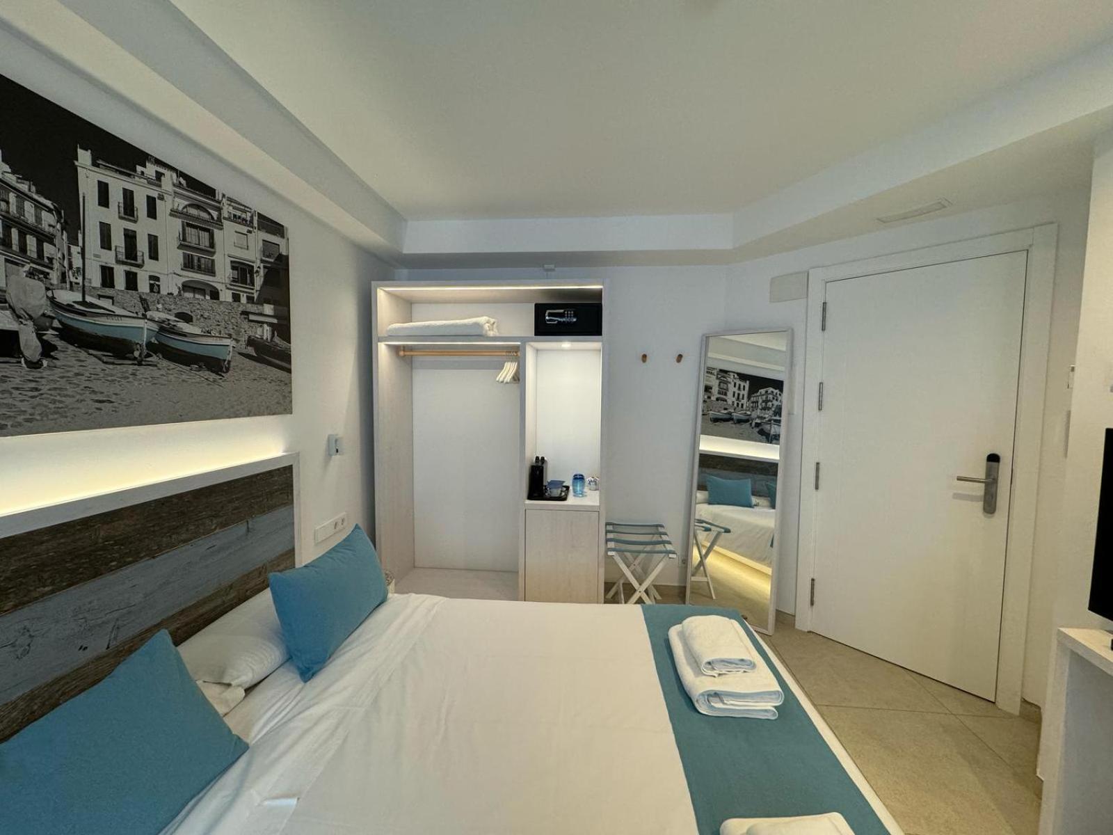 Hotel Boutique Es Blau Кадакес Екстериор снимка