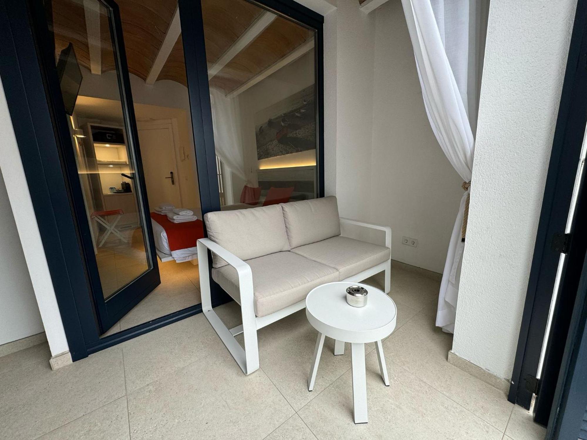 Hotel Boutique Es Blau Кадакес Екстериор снимка